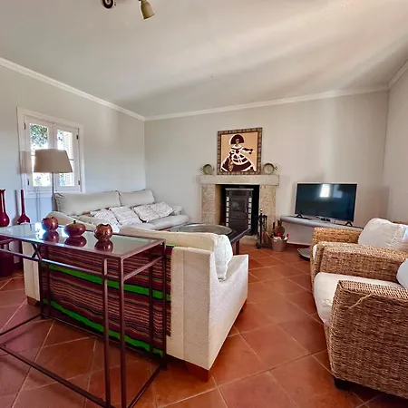 Casita En El Campo Dentro De La Ciudad Ávila